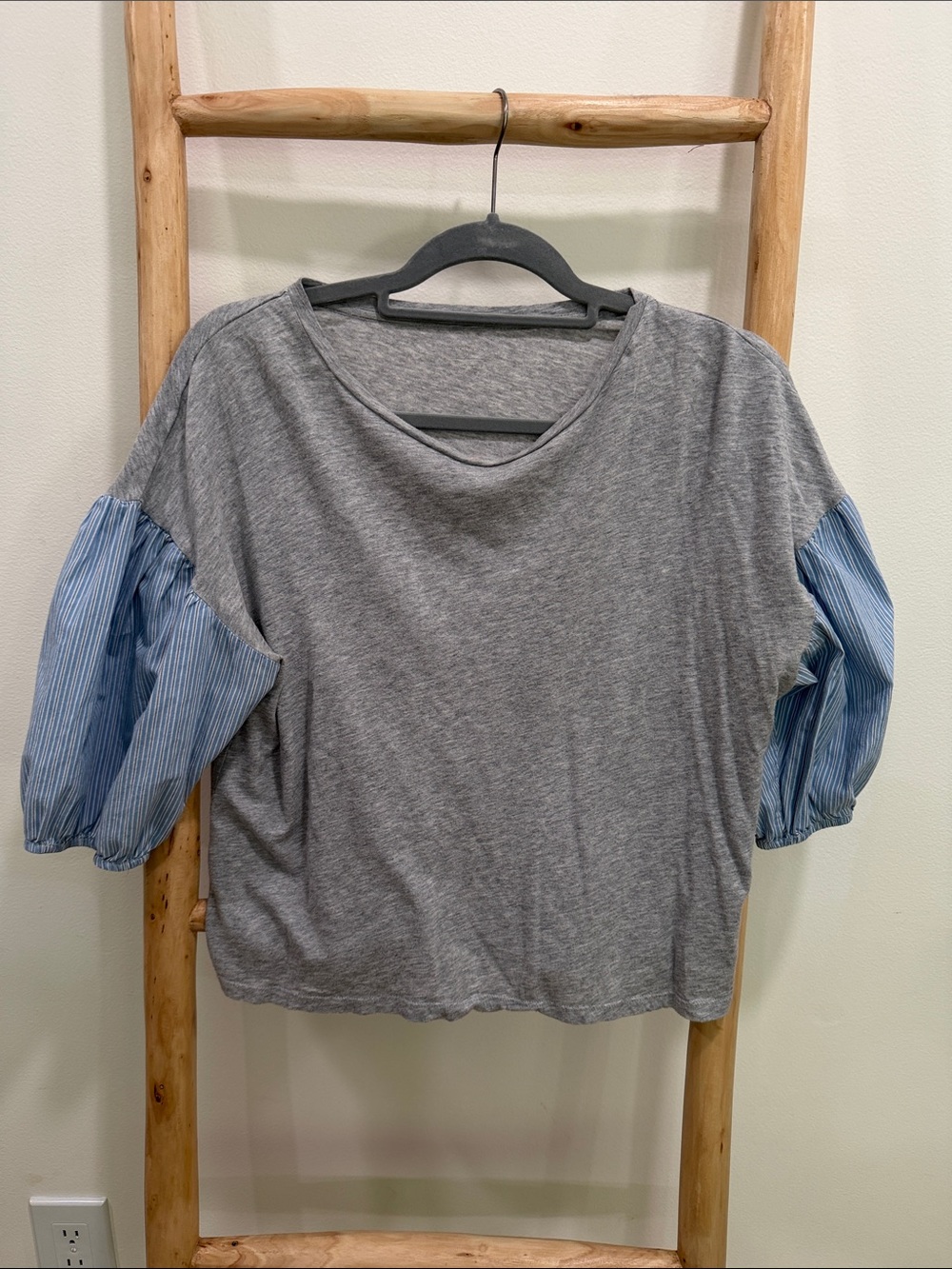 14th & Union Gray Knit Tee